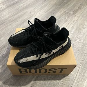 Yeezy Adidas Boost 350 V2 Oreo core black white AUTHENTIC from app US MEN 8